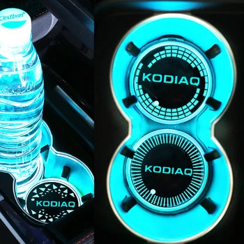  Светящаяся автомобильная подставка для воды, бейдж для Skoda KODIAQ, автомобильные держатели для напитков, нескользящий коврик, USB-зарядка, атмосфера, светодиодные наклейки